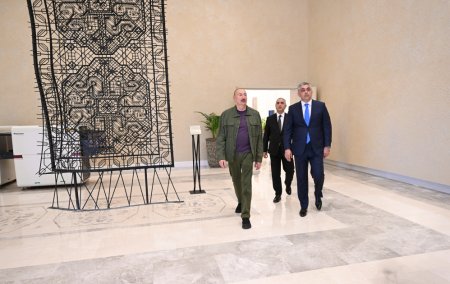 İlham Əliyev “Xankəndi” hotelinin açılışında 
